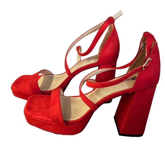 Beautiful Red Block Heel Heels size 10 - Picture 3 of 5